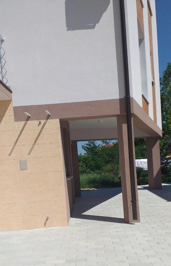 Apartman Golubovic เวลิโก กราดิชเต ภายนอก รูปภาพ